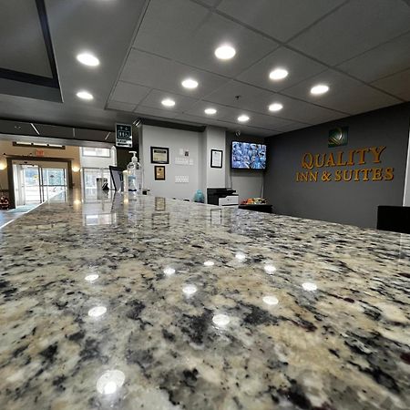 Quality Inn & Suites Hinton Exteriér fotografie