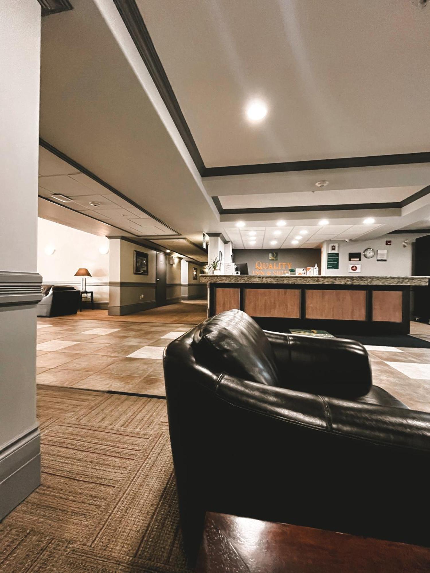 Quality Inn & Suites Hinton Exteriér fotografie